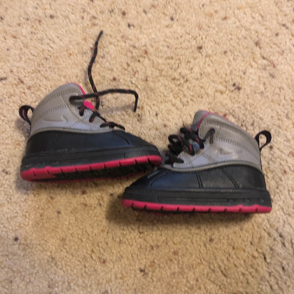 EUC Baby Nike boots